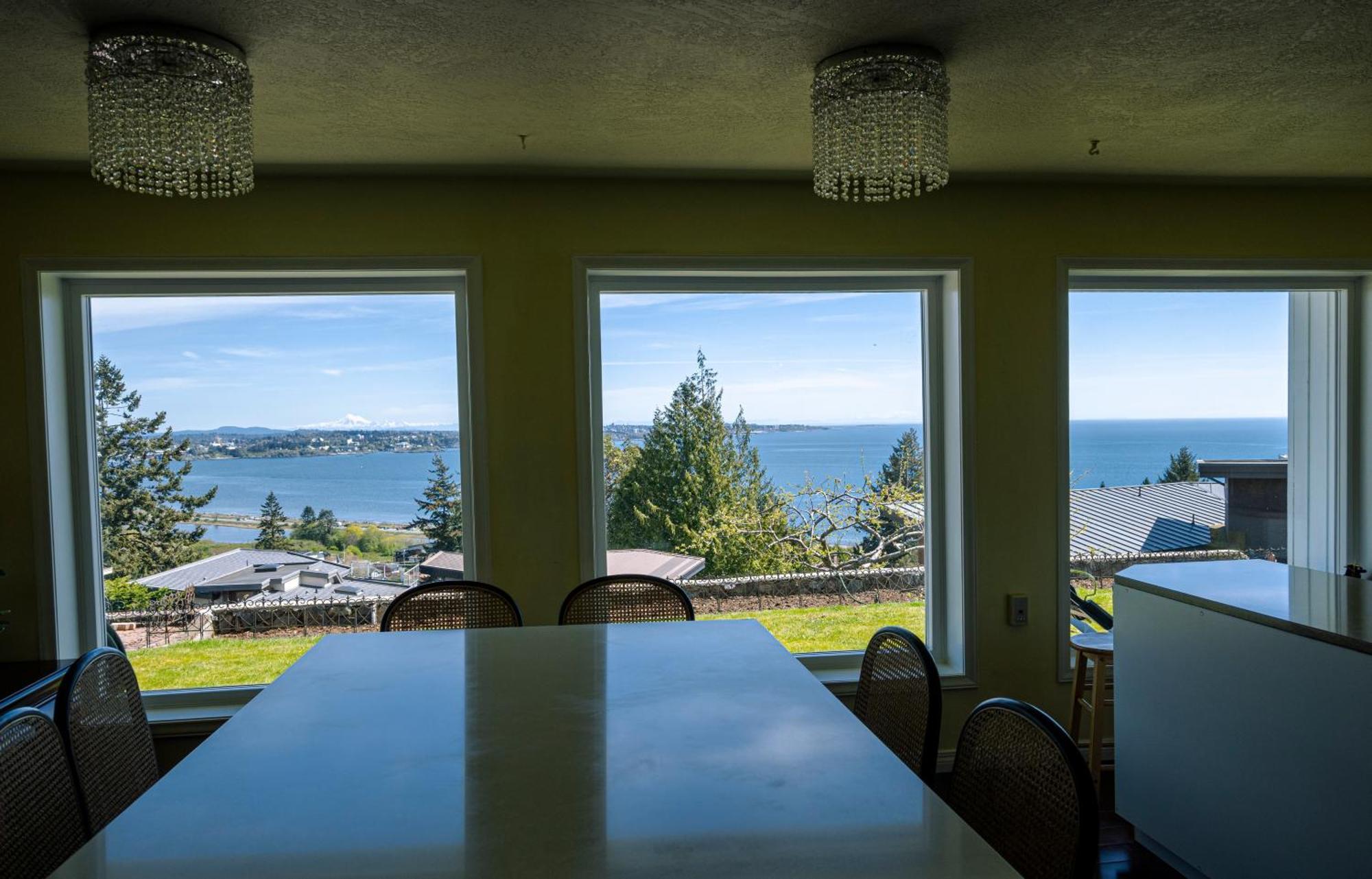 Hov B&B House -Hospitality Ocean View Victoria- Victoria