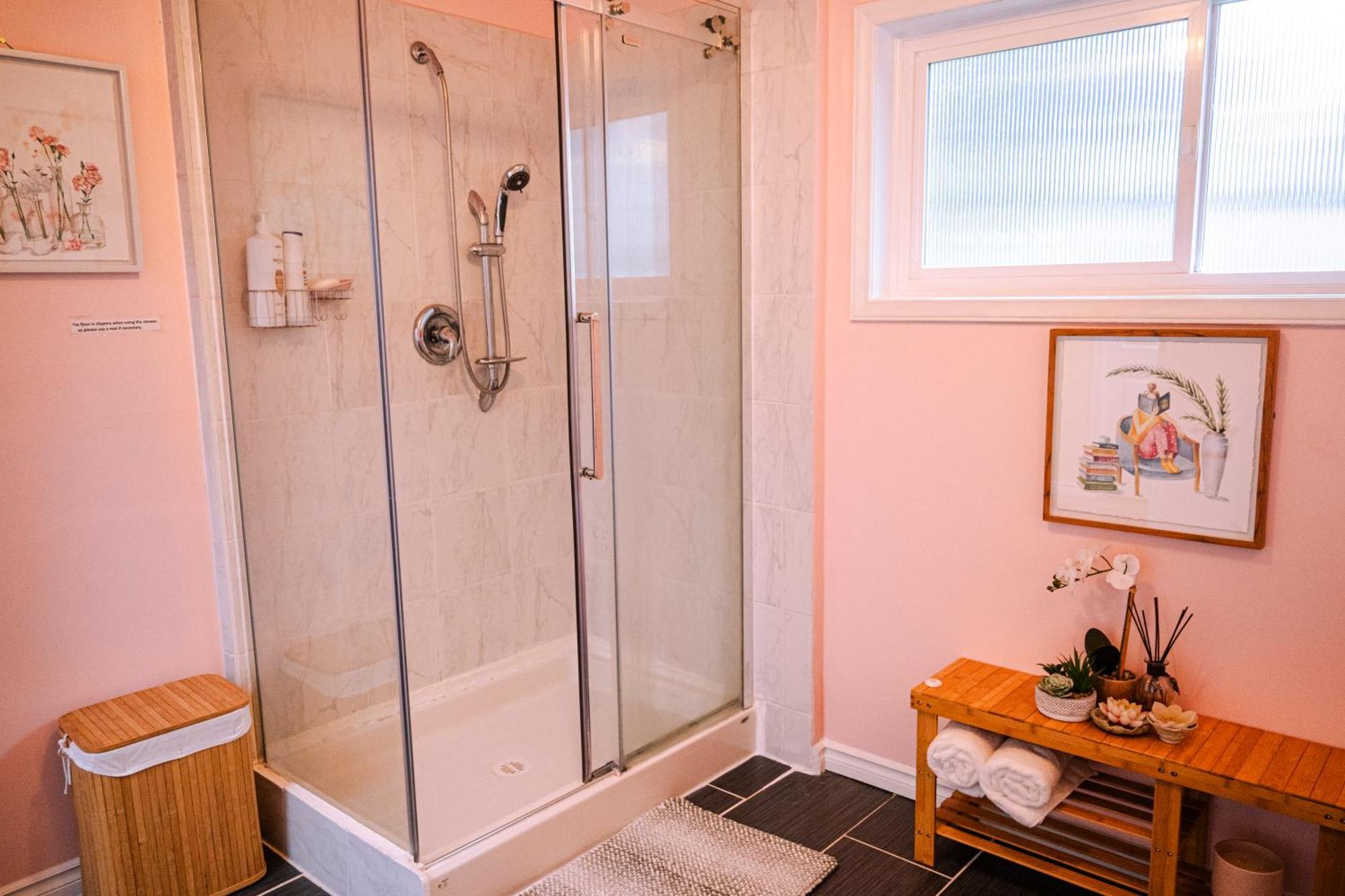 Hov B&B House -Hospitality Ocean View Victoria- * Victoria