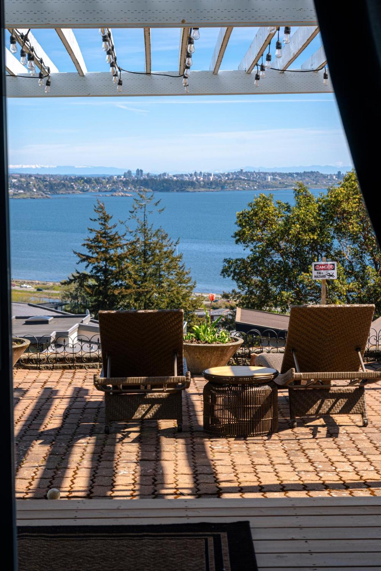Hov B&B House -Hospitality Ocean View Victoria- Homestay *